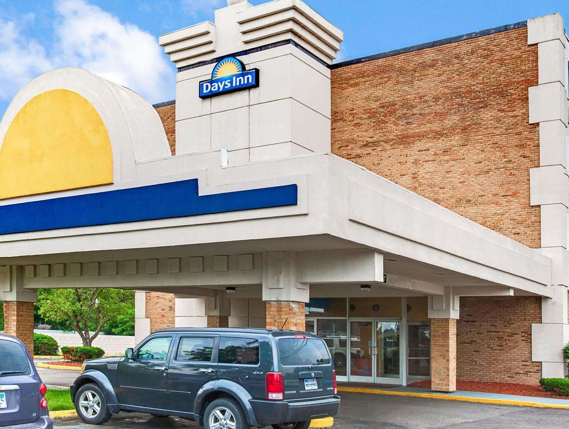 Days Inn By Wyndham Livonia Canton Detroit Exterior photo