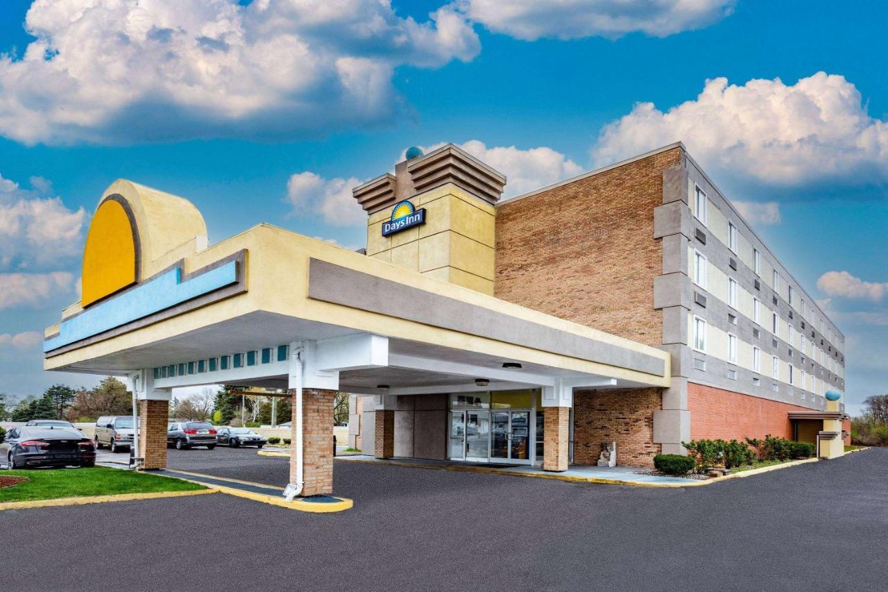 Days Inn By Wyndham Livonia Canton Detroit Exterior photo