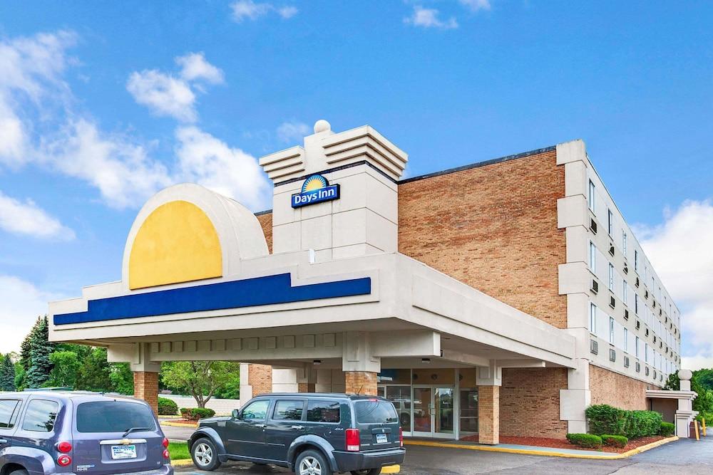 Days Inn By Wyndham Livonia Canton Detroit Exterior photo