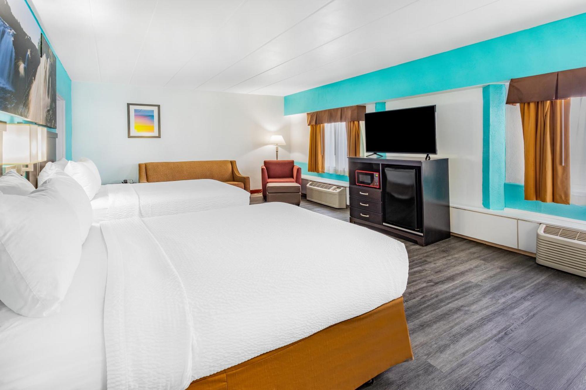 Days Inn By Wyndham Livonia Canton Detroit Room photo